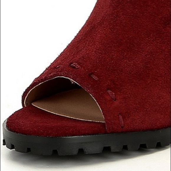 New Chelsea & Violet
Tess Suede Block Heel Mules - Picture 5 of 13